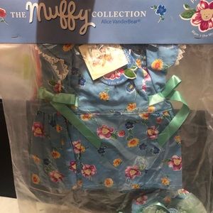 Muffy Vanderbear Picking Posies ALICE outfit